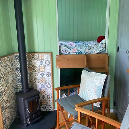 Jasmine The Shepherd Hut Woodhall Spa Exterior photo