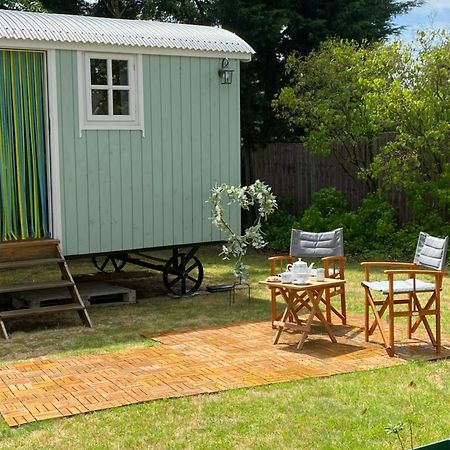 Jasmine The Shepherd Hut Woodhall Spa Exterior photo