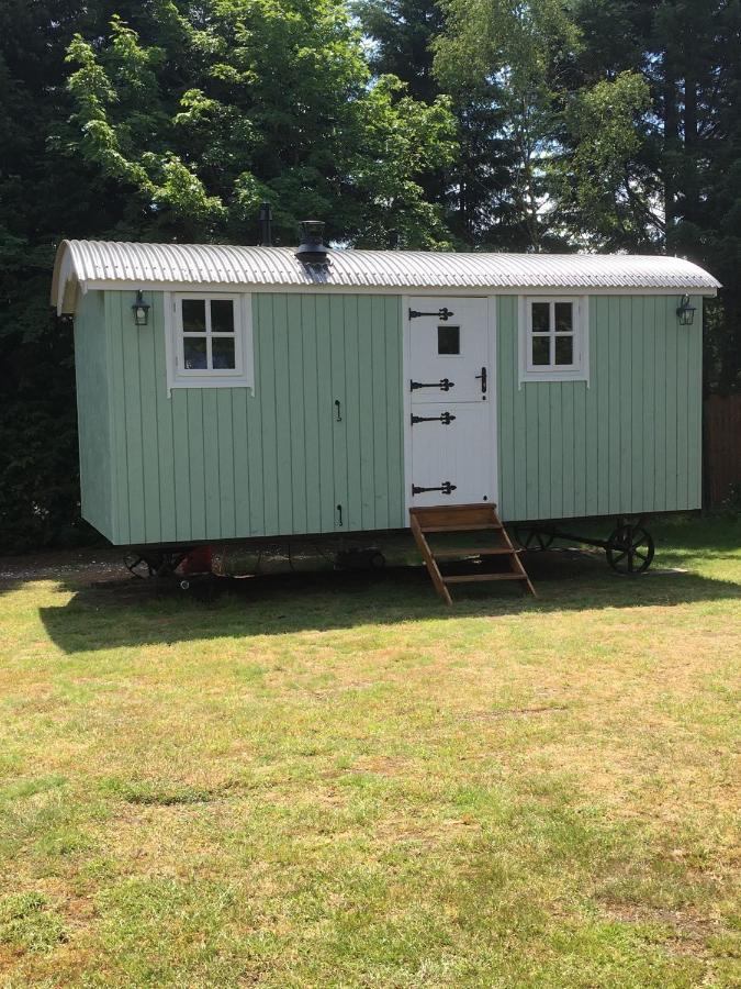 Jasmine The Shepherd Hut Woodhall Spa Exterior photo