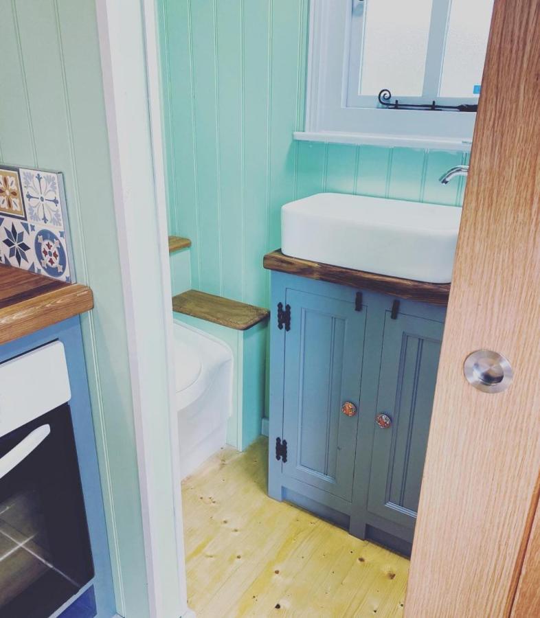 Jasmine The Shepherd Hut Woodhall Spa Exterior photo