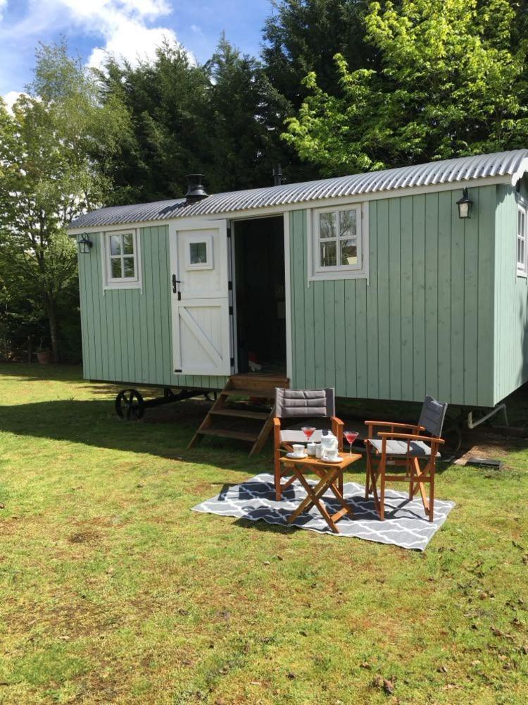 Jasmine The Shepherd Hut Woodhall Spa Exterior photo