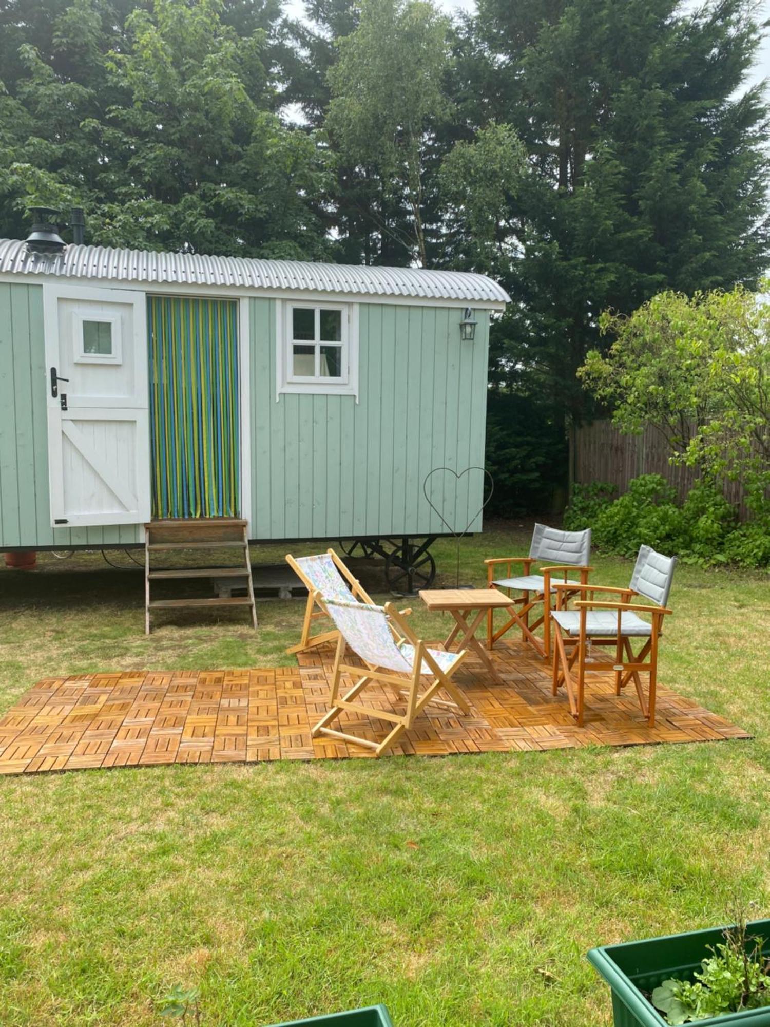 Jasmine The Shepherd Hut Woodhall Spa Exterior photo